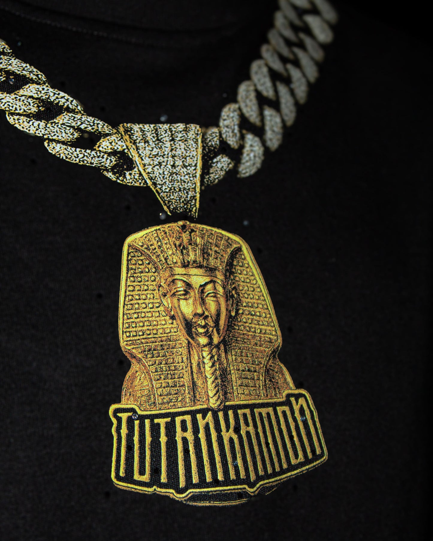 TUTANKAMON CHAIN CRYSTALS OVER PREMIUM TEE