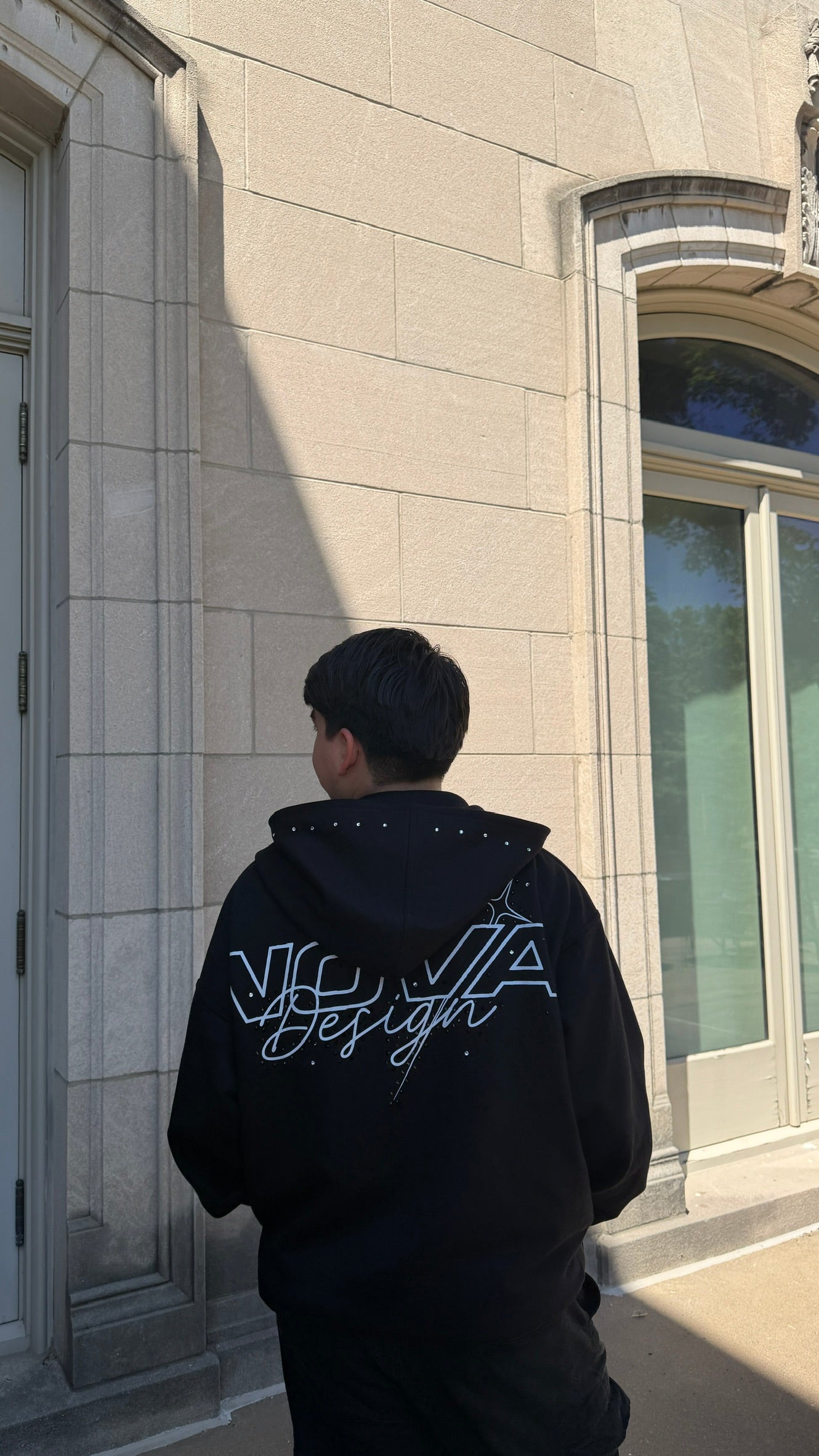 NOVA DESIGN HOODIE OVER PREMIUM