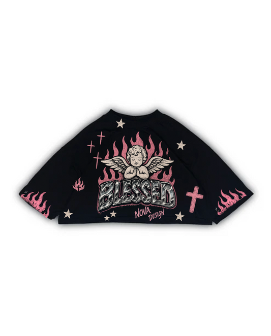 Crop top oversize negro con querubín, llamas rosas, estrellas y texto Blessed — Nova Design
